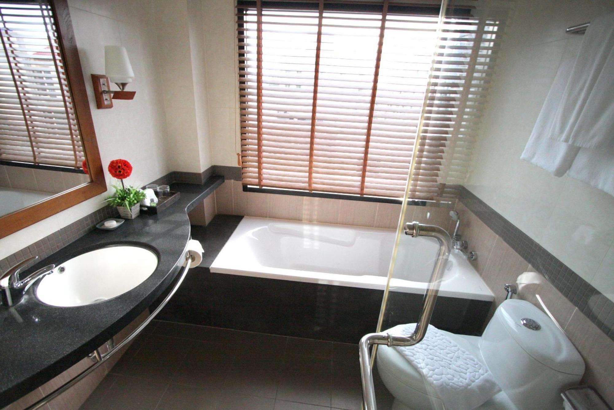 Hiran Residence Patong Luaran gambar